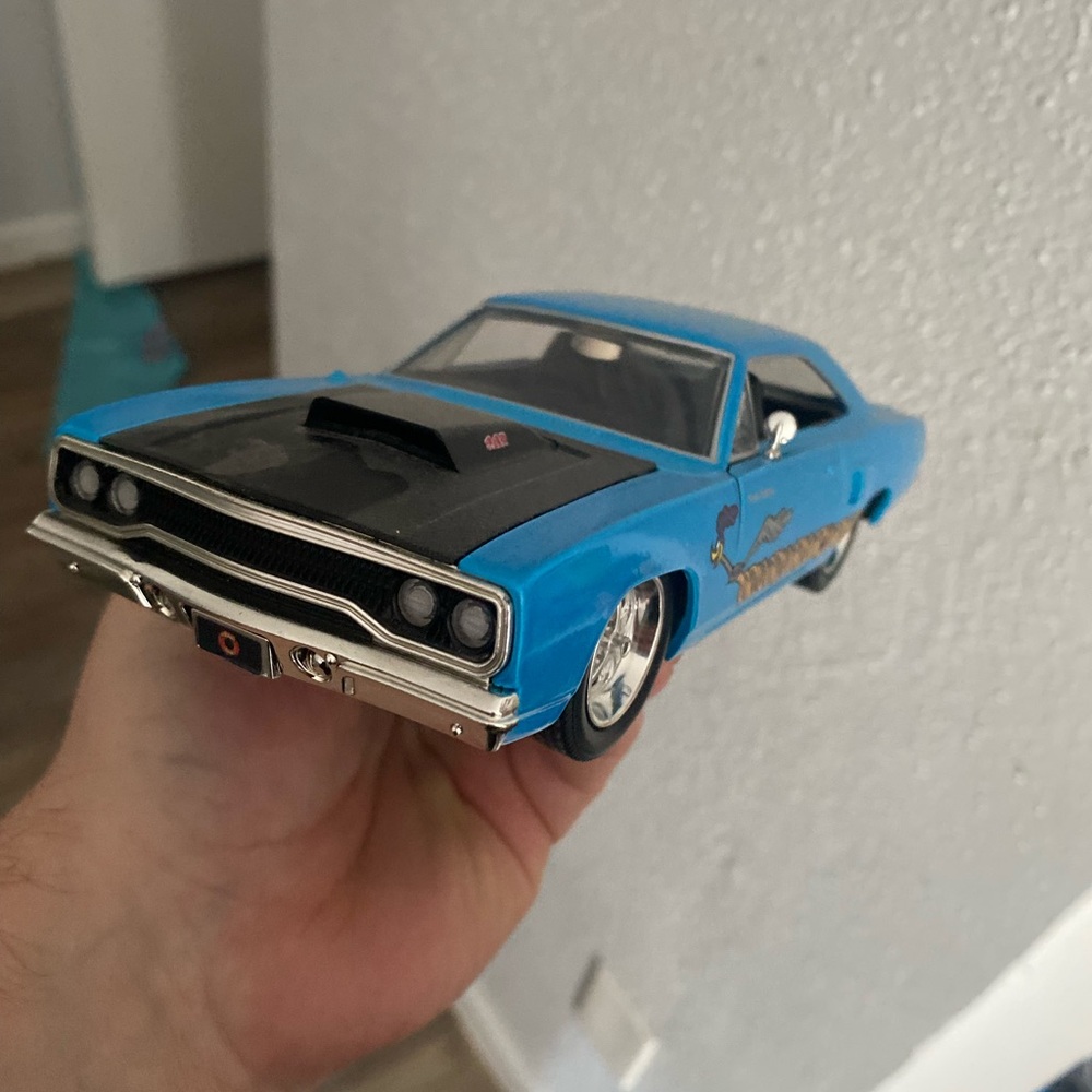 Cartoon Network dicast roadrunner car